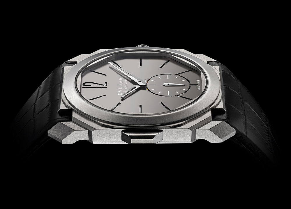 The watch has an ultra-thin case of 6.85 mm and a movement thickness of 3.12 mm